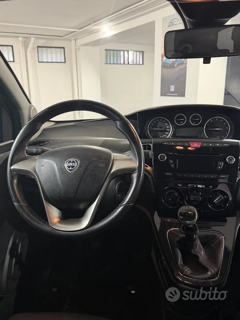 Lancia Ypsilon 2015 photo 5