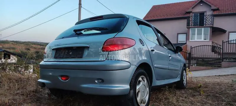 Peugeot 206 2005 photo 3