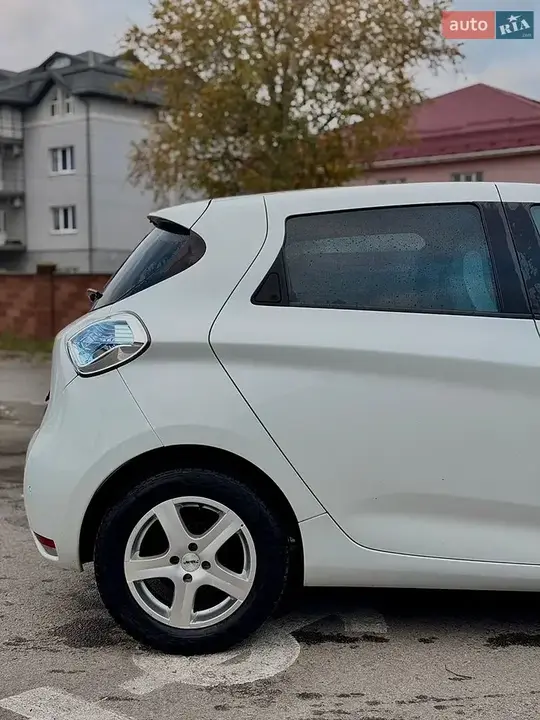 Renault Zoe 2013 photo 2