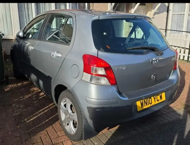 Toyota Yaris 2010 photo 4