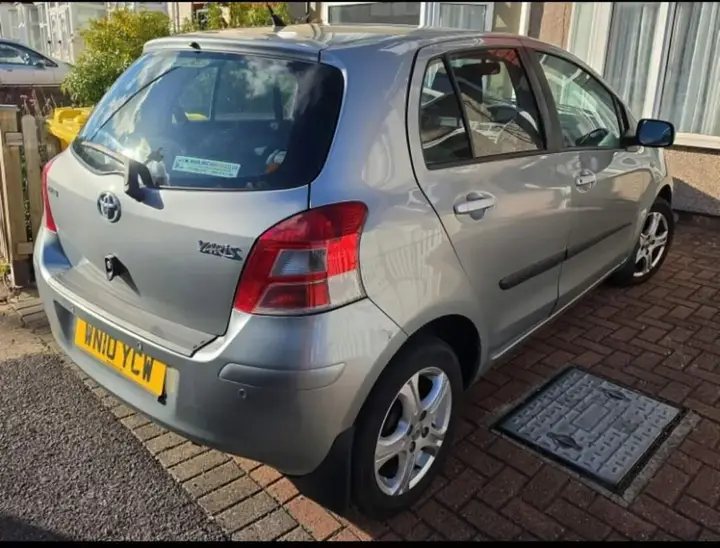 Toyota Yaris 2010 photo 3