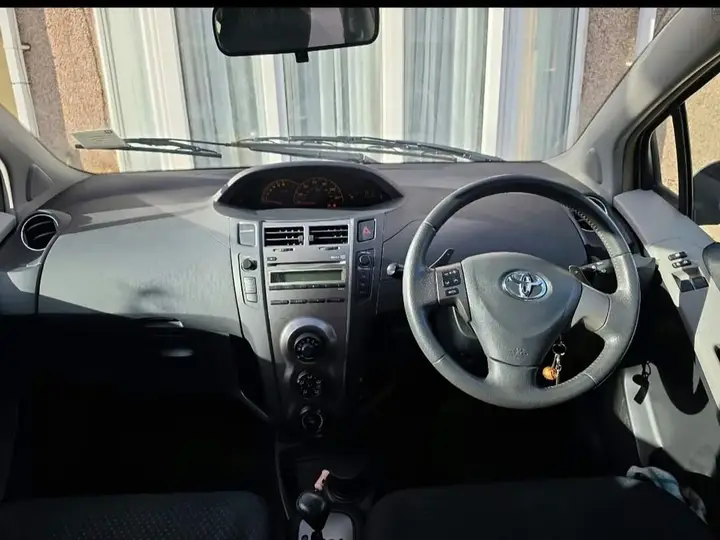 Toyota Yaris 2010 photo 5