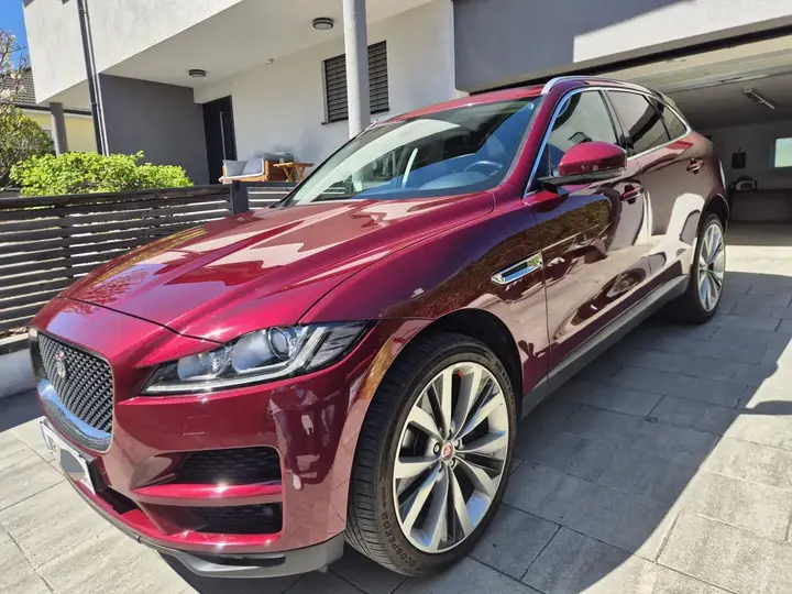 Jaguar F-Pace