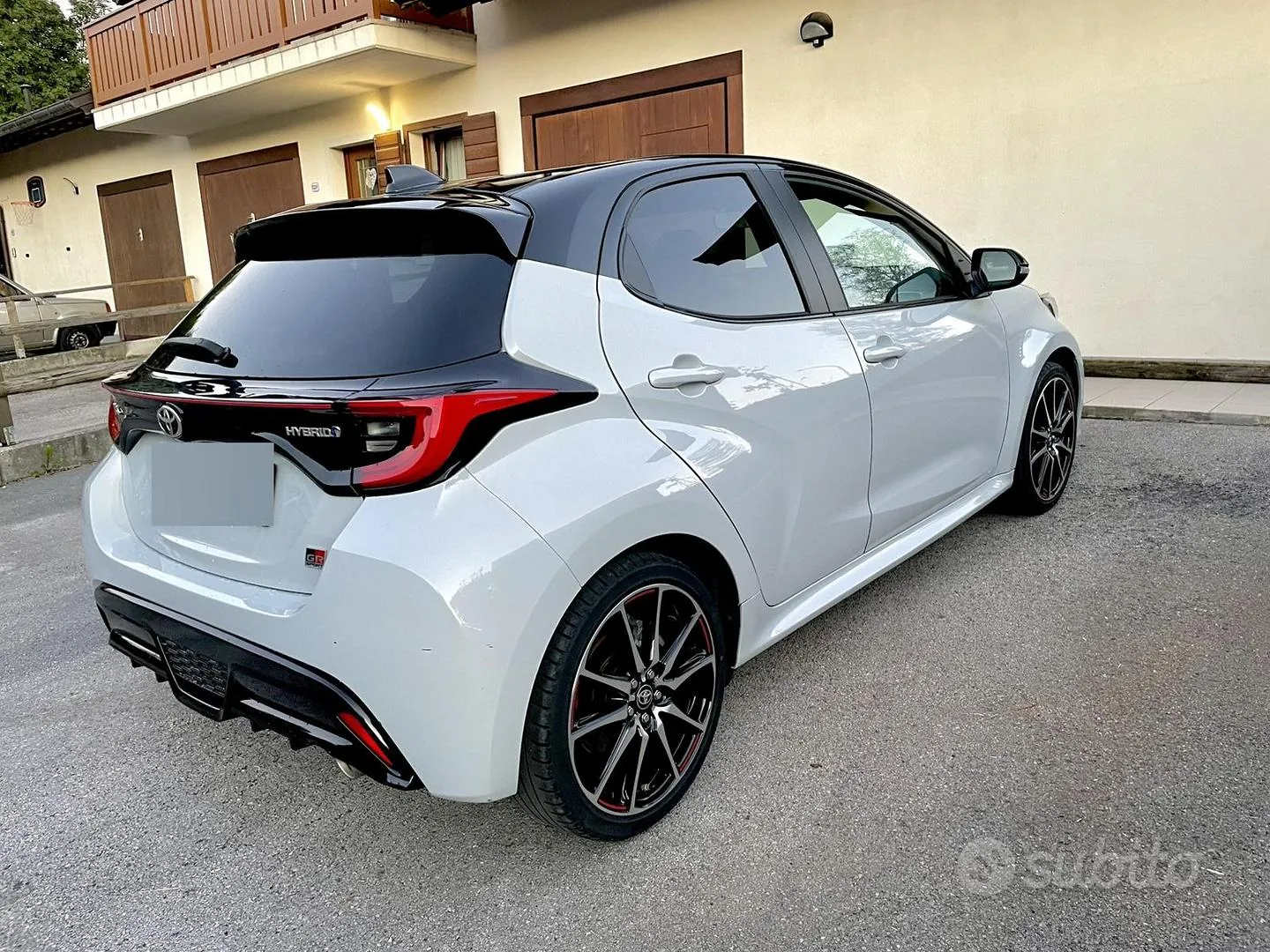 Toyota Yaris 2022 photo 2