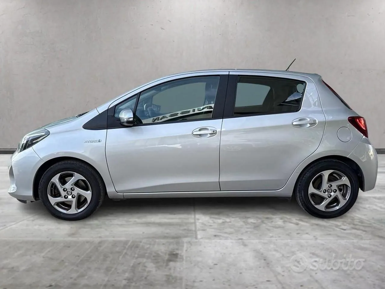 Toyota Yaris 2016 photo 2