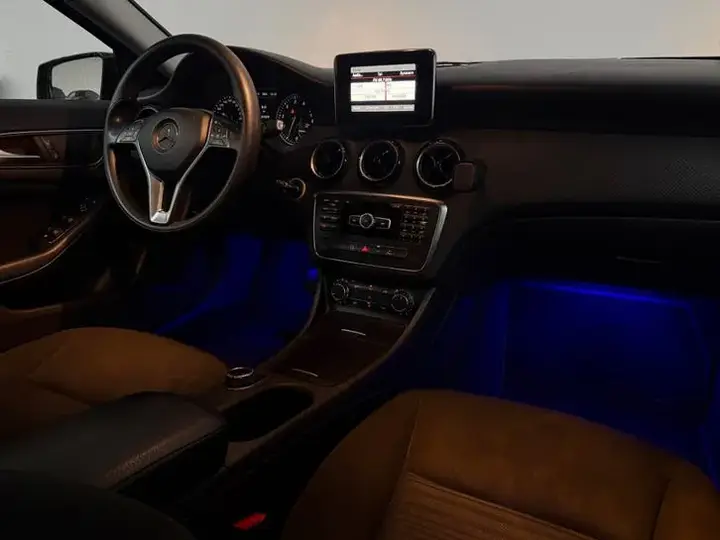 Mercedes-Benz A-Class 2012 photo 2