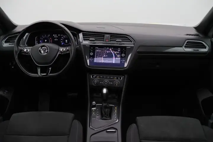 Volkswagen Tiguan 2021 photo 2