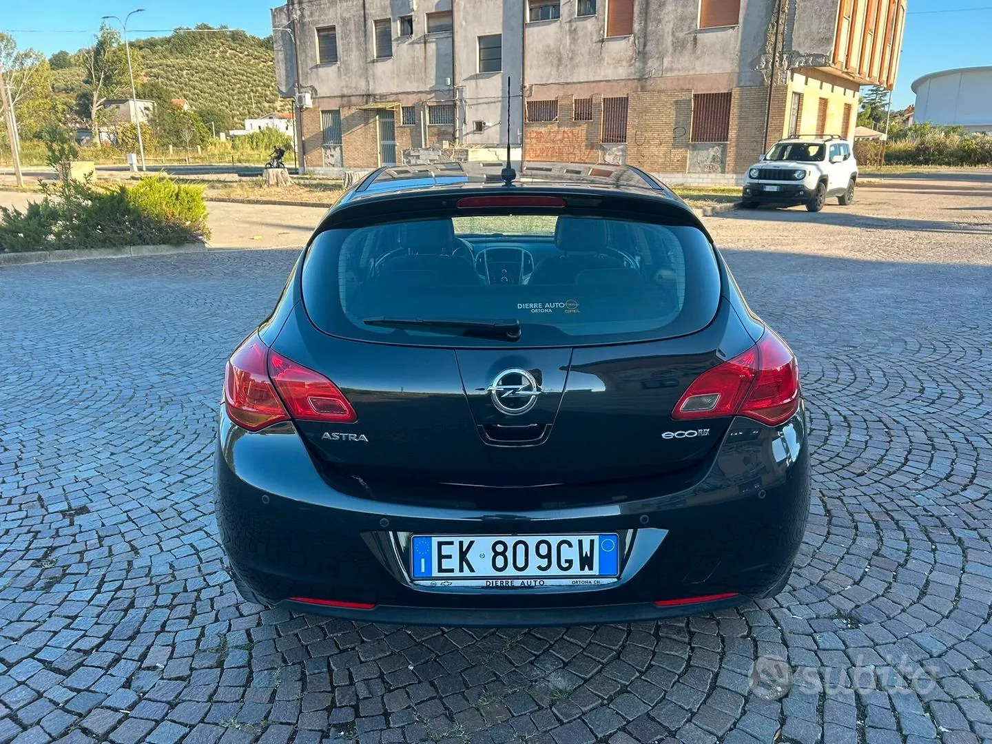 Opel Astra 2011 photo 3
