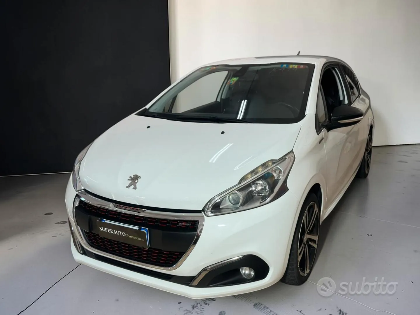 Peugeot 208 2016 photo 2