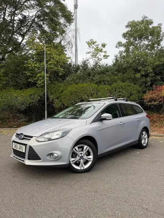 Ford Focus 2011 photo 2