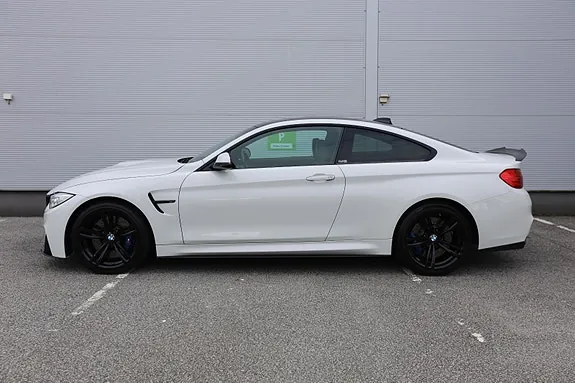 BMW M4 2015 photo 3