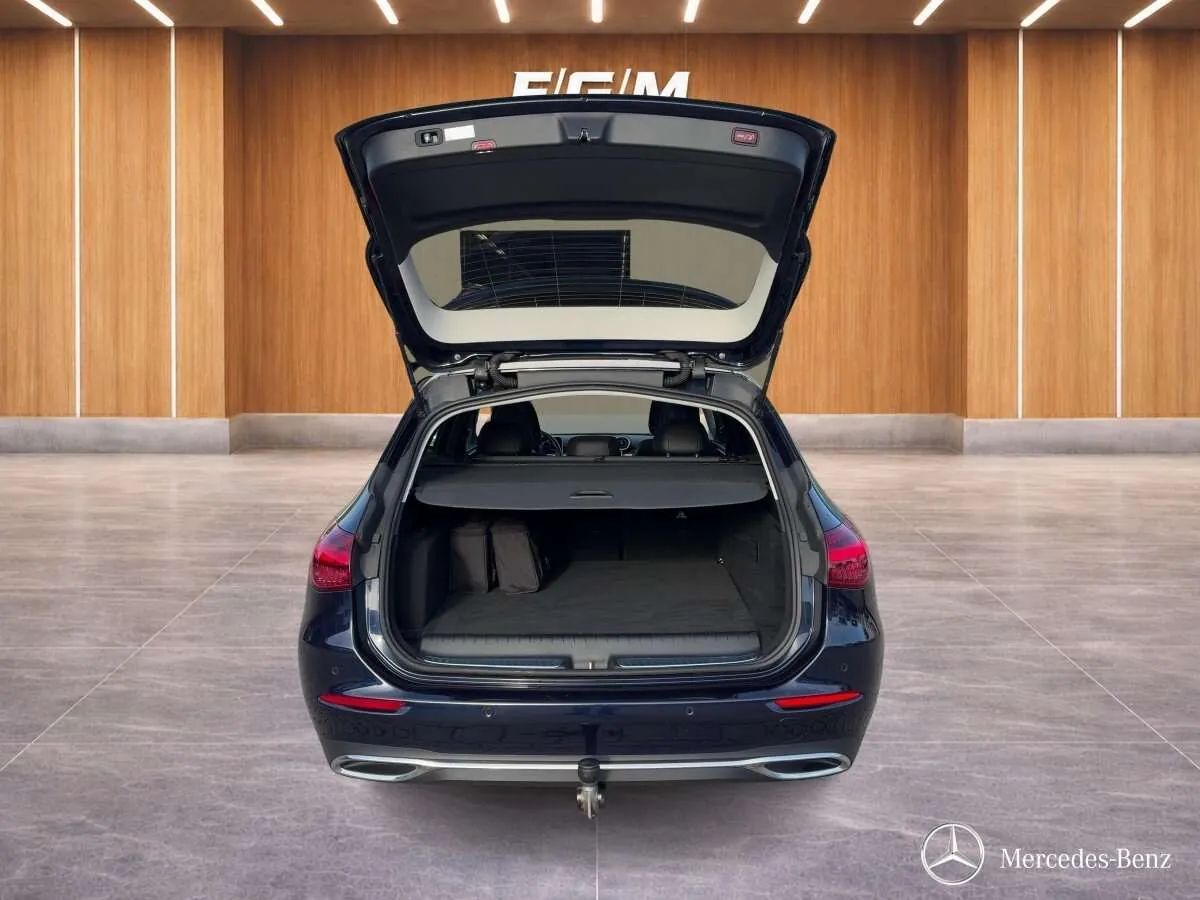 Mercedes-Benz C 300 E 2022 photo 5