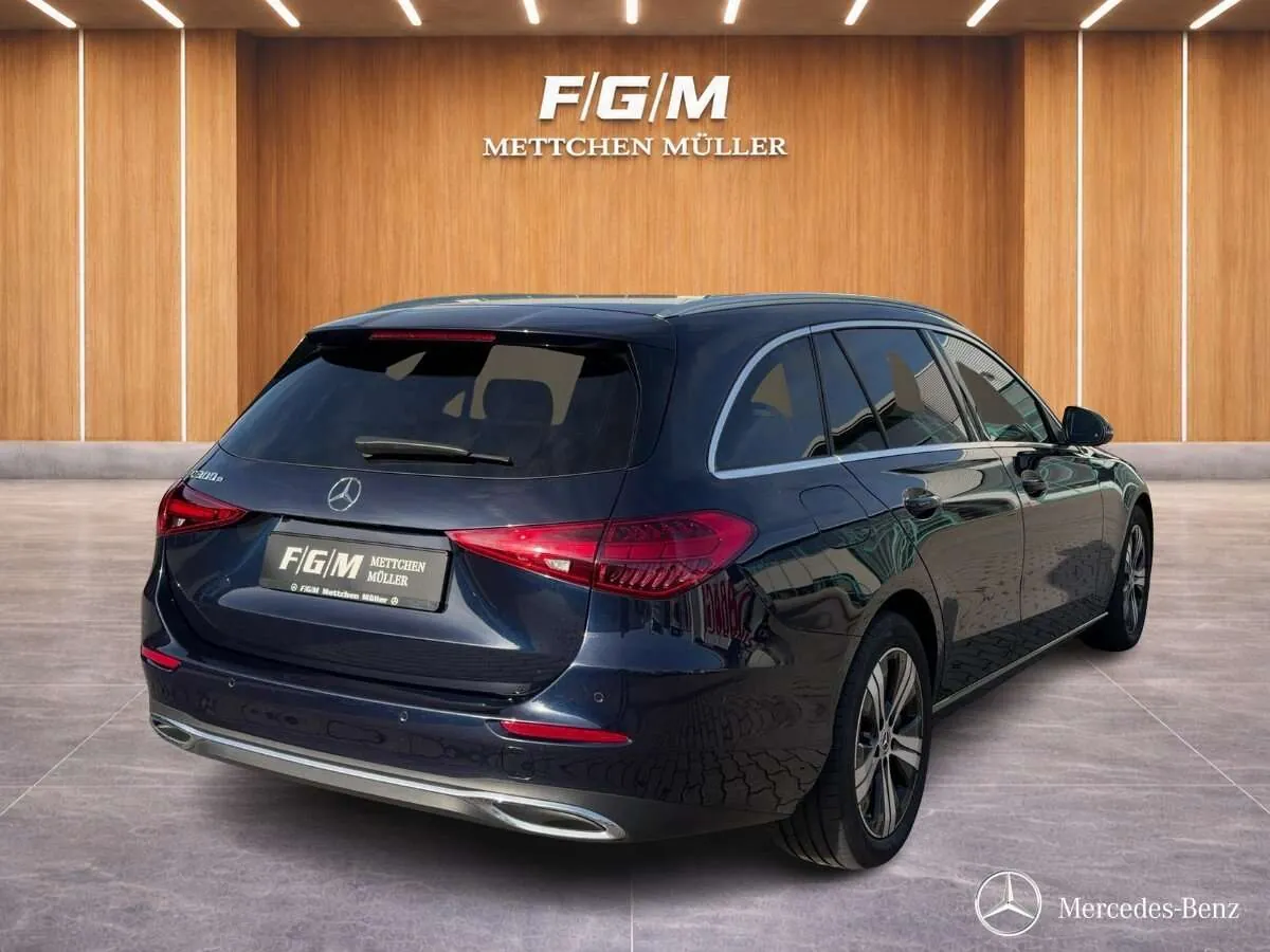 Mercedes-Benz C 300 E 2022 photo 3