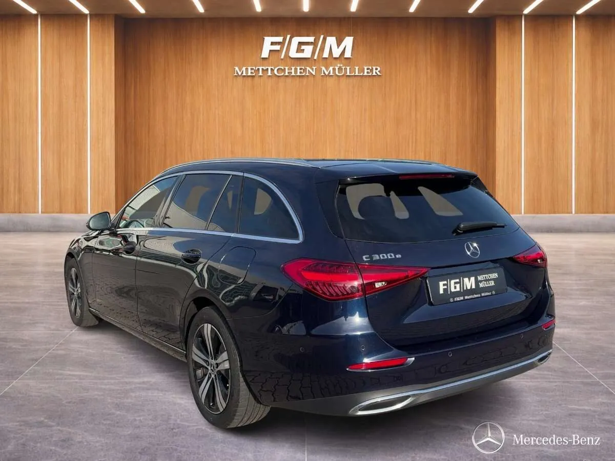 Mercedes-Benz C 300 E 2022 photo 2