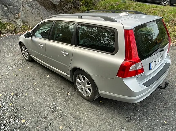 Volvo V70 2012 photo 3