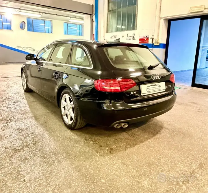 Audi A4 2009 photo 4