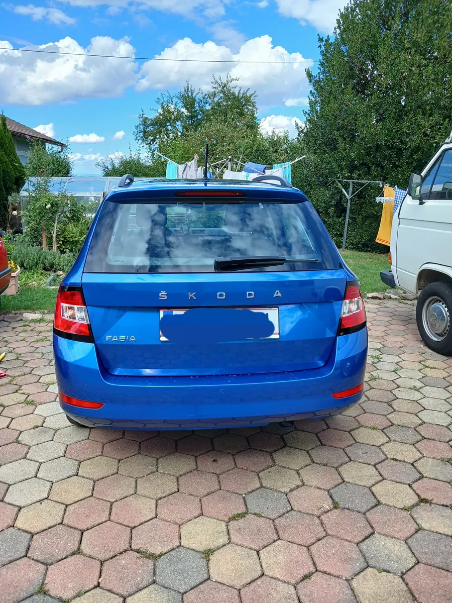 Skoda Fabia 2021 photo 2