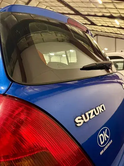 Suzuki Swift 2005 photo 3