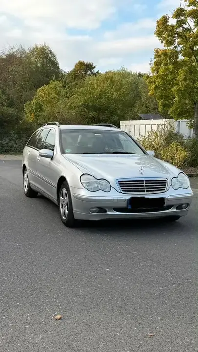 Mercedes-Benz C220