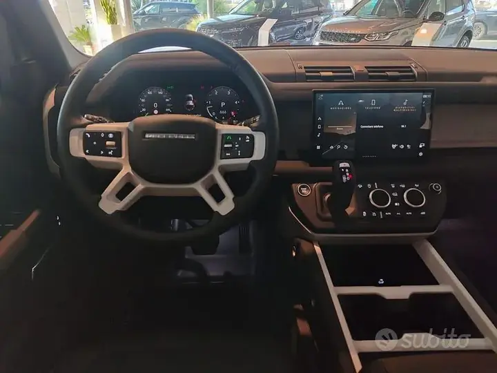 Land Rover Defender 2024 photo 4