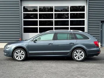 Skoda Superb 2014 photo 2