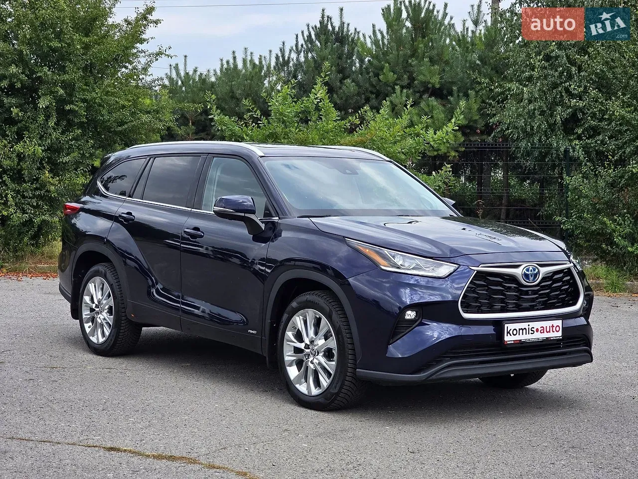 Toyota Highlander 2023 photo 3