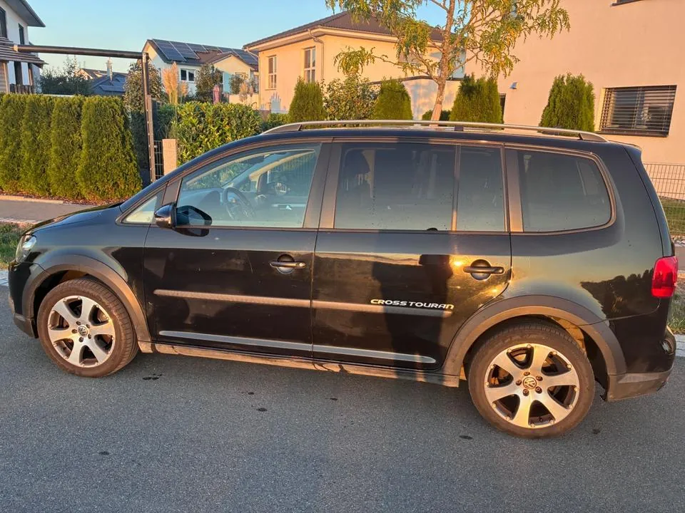 Volkswagen Cross Touran