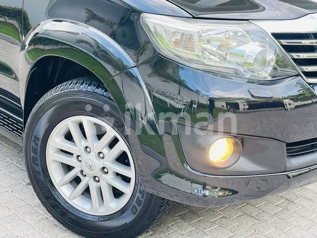 Toyota Fortuner 2013 photo 4