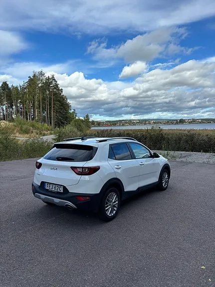 Kia Stonic 2023 photo 3