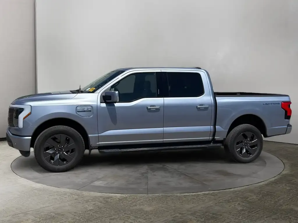 Ford F-150 Lightning 2022 photo 2