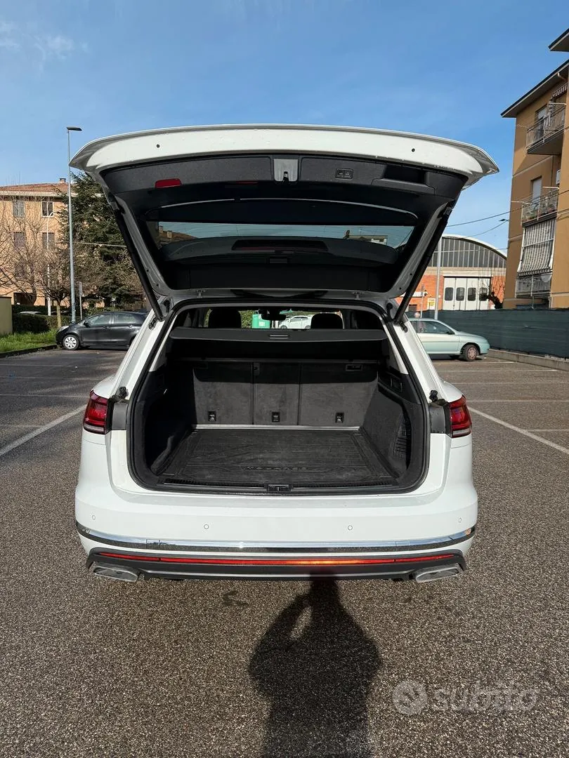 Volkswagen Touareg 2021 photo 5
