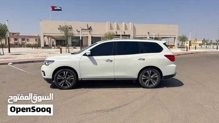 Nissan Pathfinder 2018 photo 2