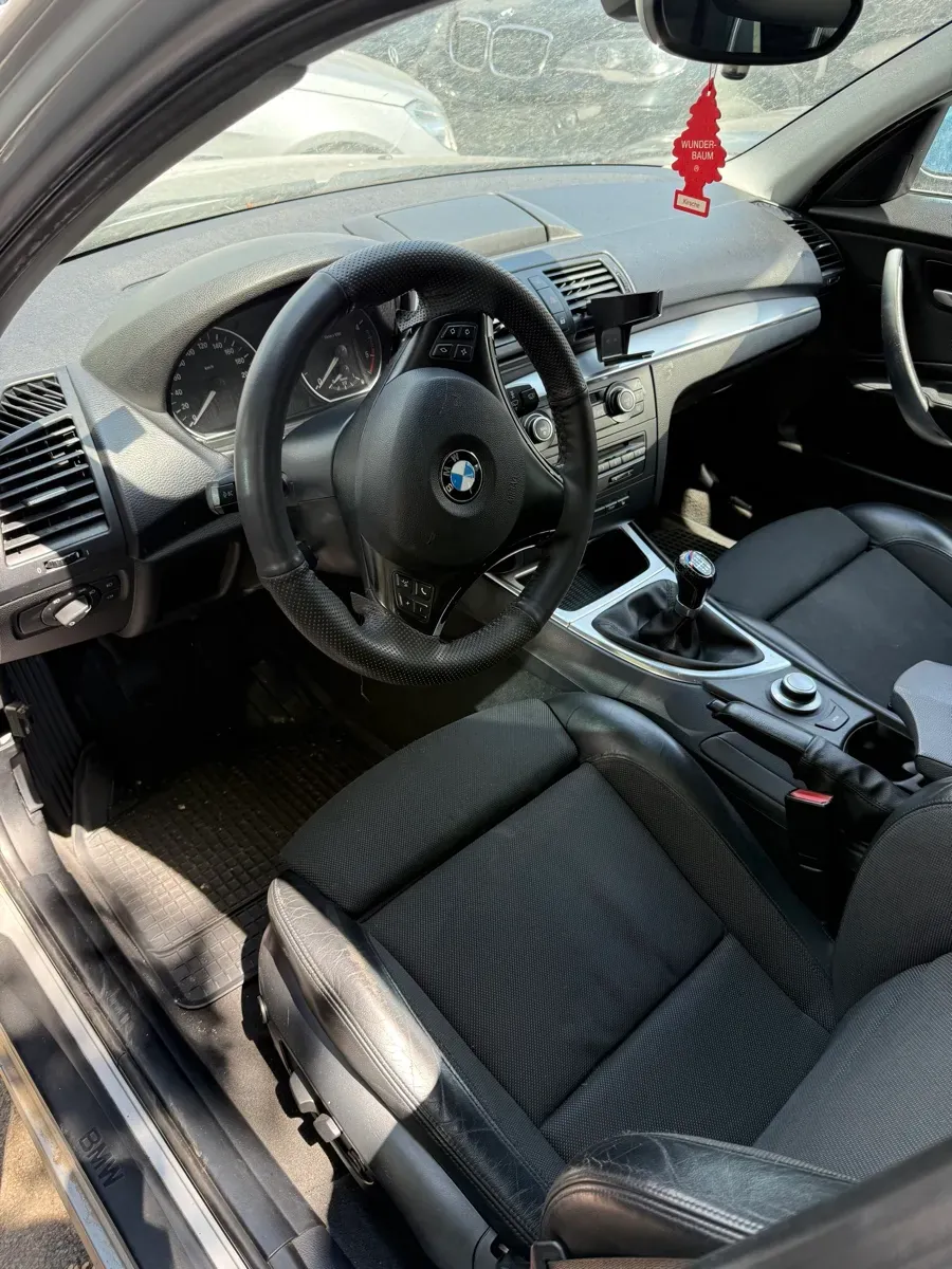BMW 1 Series 2008 photo 2