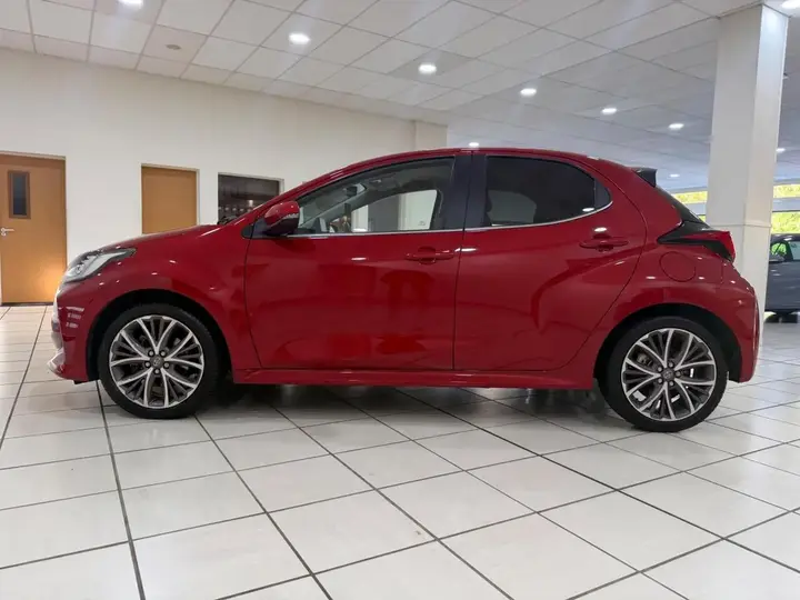 Toyota Yaris 2023 photo 5