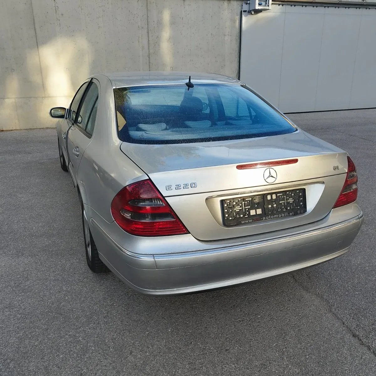 Mercedes-Benz Eklasse 2005 photo 2