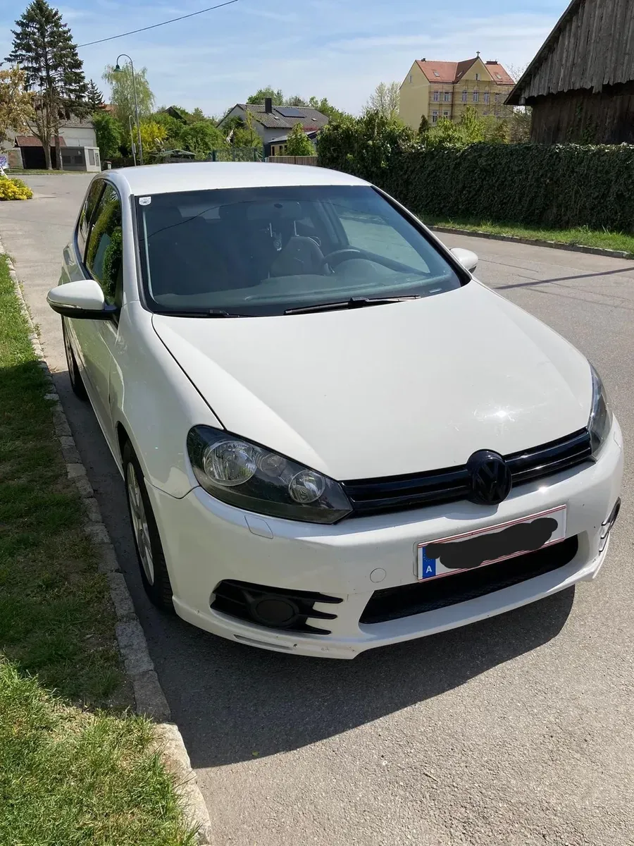 Volkswagen Golf 2011 photo 2