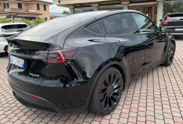 Tesla Model Y 2023 photo 5