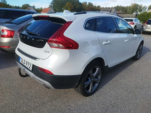Volvo V40 Cross Country 2015 photo 2
