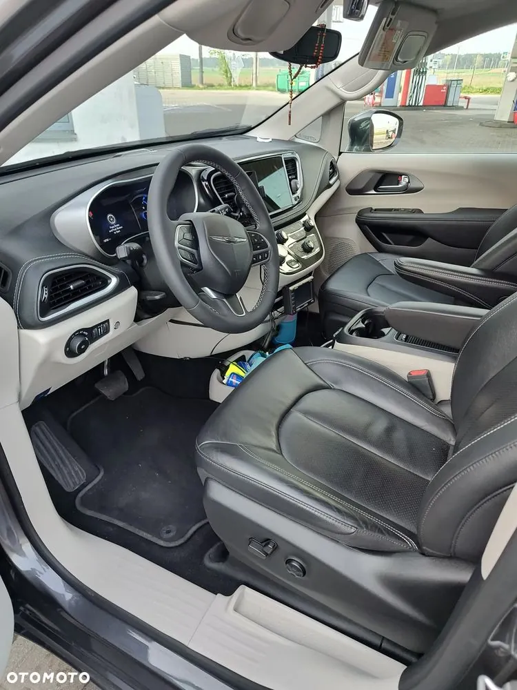 Chrysler Pacifica 2022 photo 3