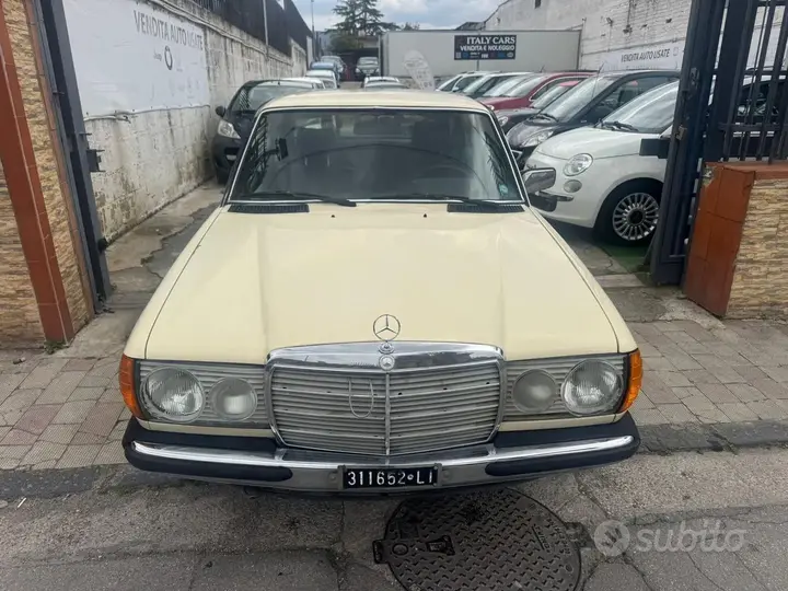 Mercedes-Benz 200