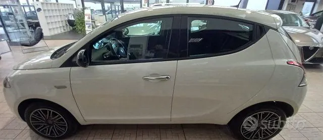 Lancia Ypsilon 2022 photo 3