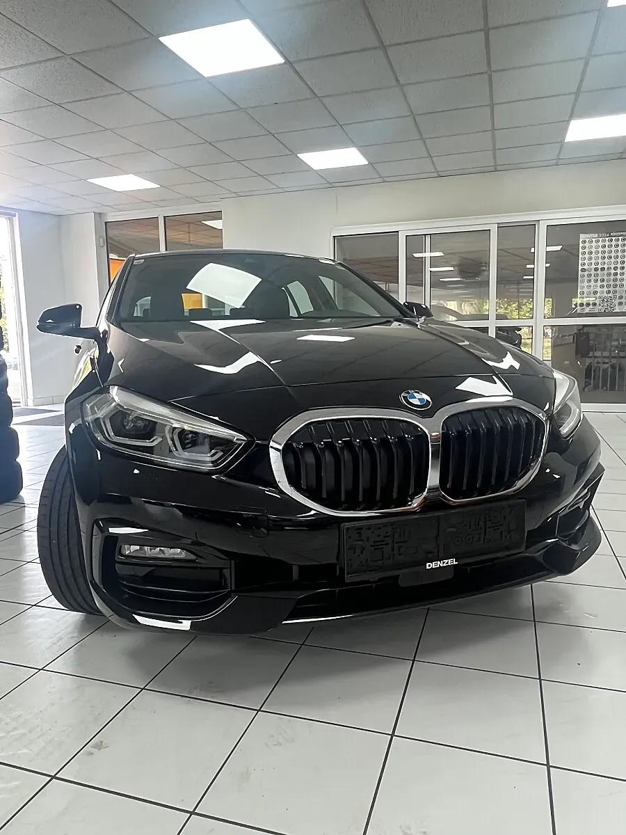 BMW 1 Series 2022 photo 2