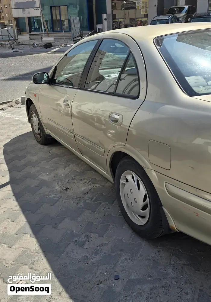 Nissan Sunny 2002 photo 2