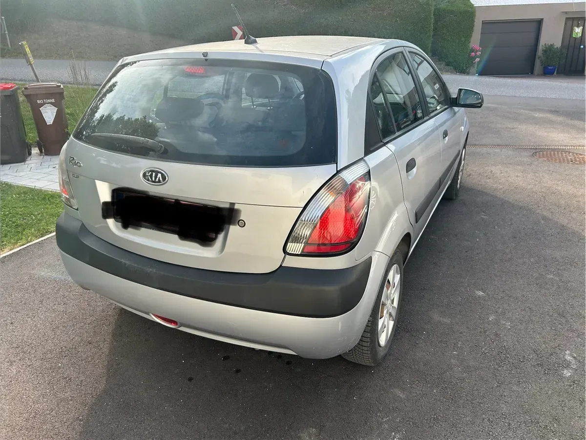 Kia Rio 2009 photo 3