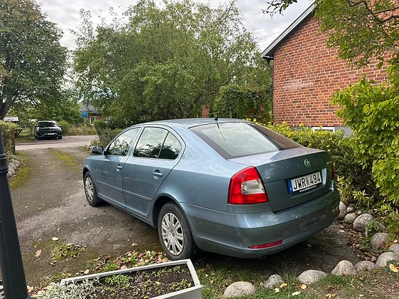 Skoda Octavia 2009 photo 2