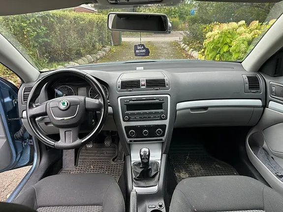 Skoda Octavia 2009 photo 4