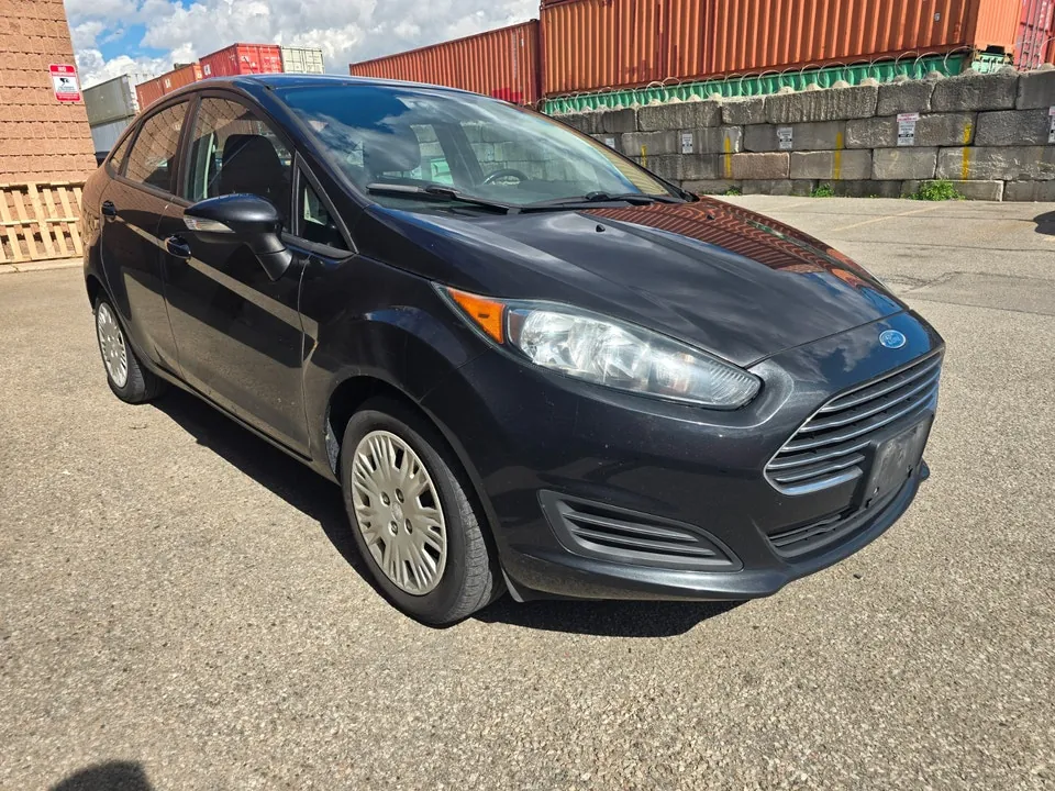 Ford Fiesta 2014 photo 2