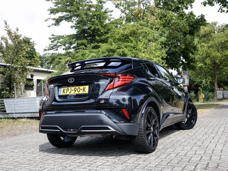 Toyota C-Hr 2022 photo 2