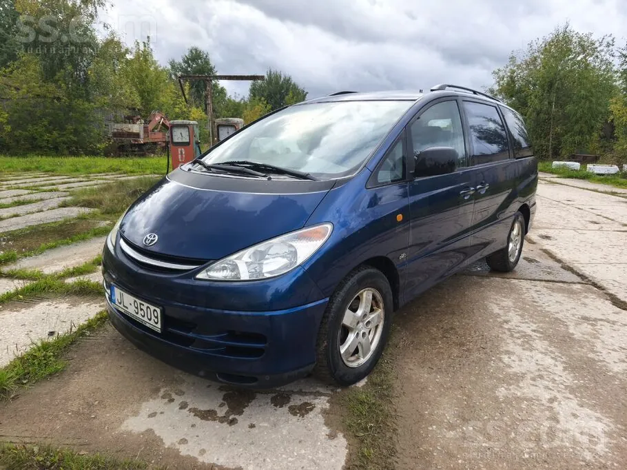 Toyota Previa 2001 photo 2