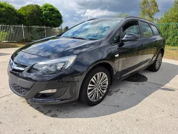 Opel Astra 2014 photo 2